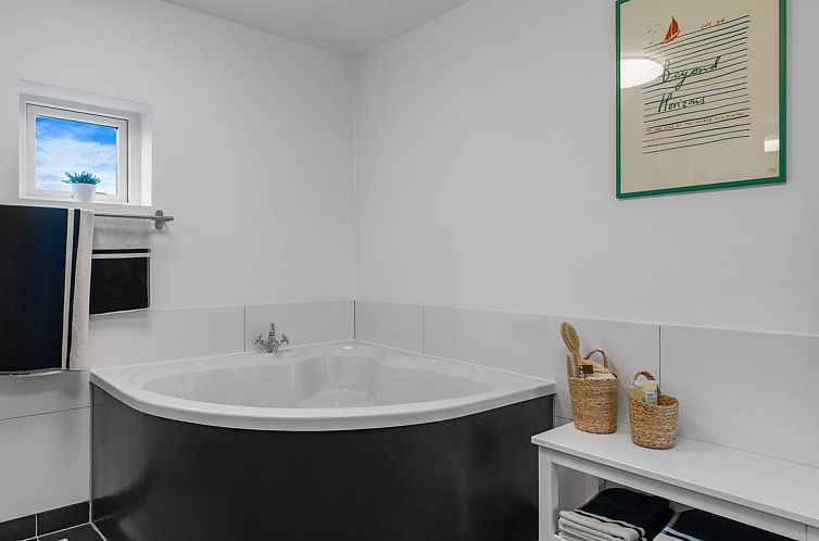 Vakantiehuis "Aliana" - 300m from the sea