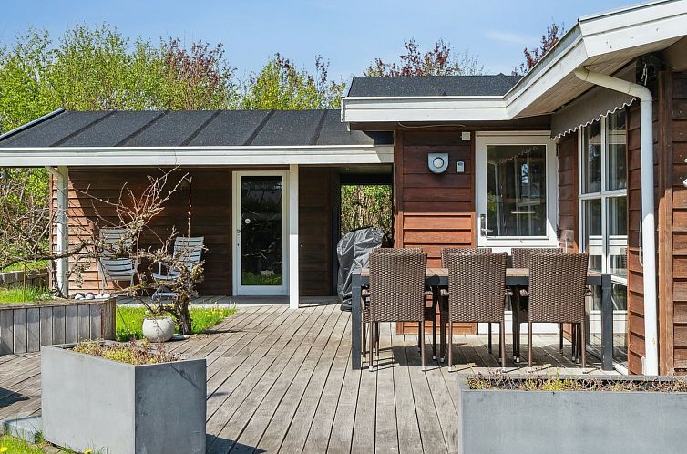 Vakantiehuis "Bjarke" - 200m from the sea