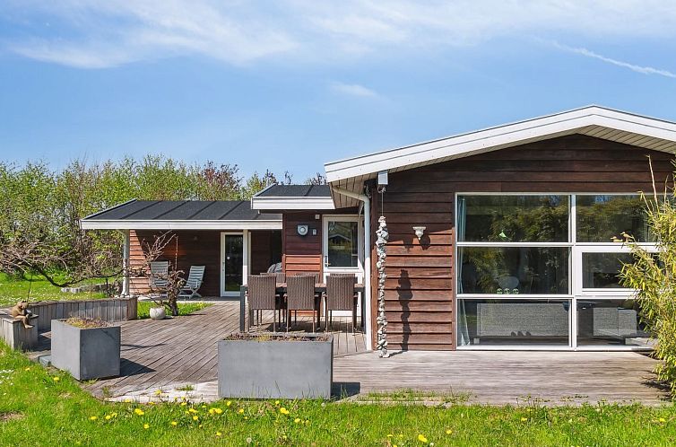 Vakantiehuis "Bjarke" - 200m from the sea