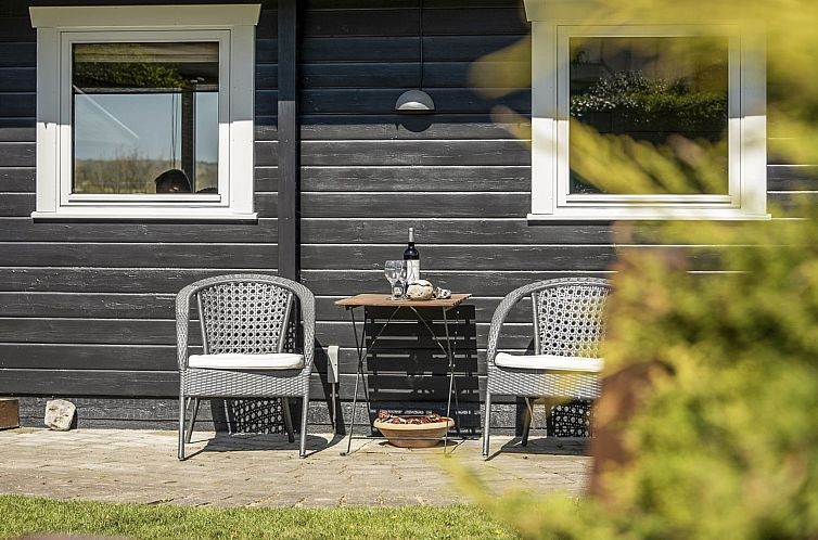 Vakantiehuis "Ylvie" - 150m from the sea