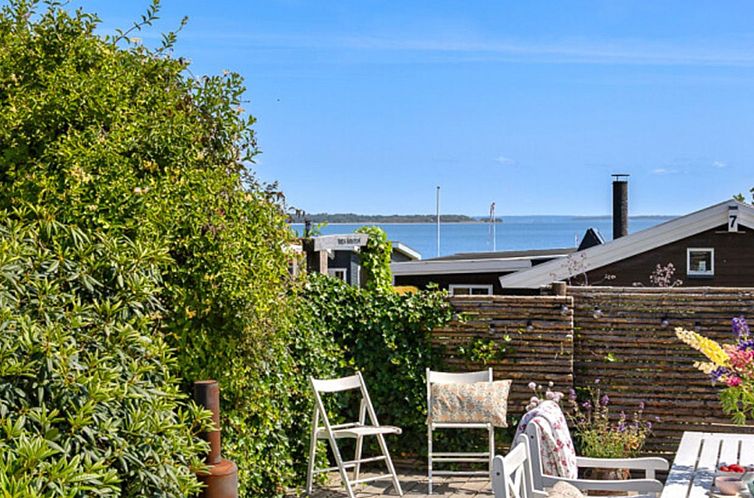 Vakantiehuis "Lilie" - 150m from the sea