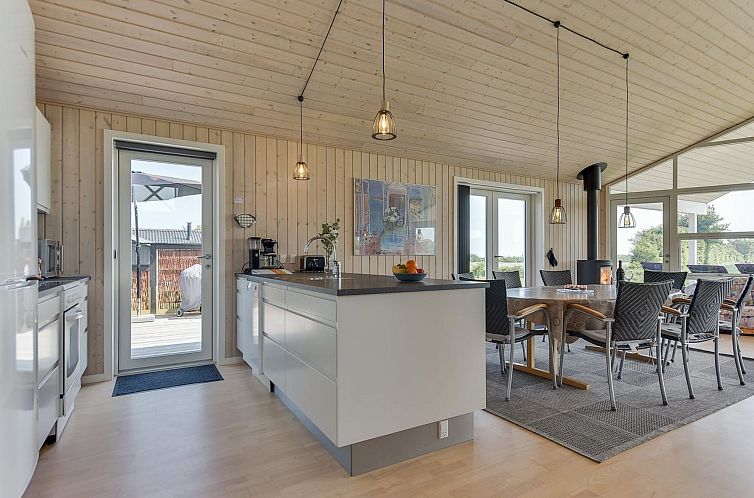 Vakantiehuis "Iorund" - 550m from the sea