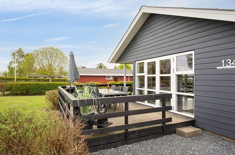 Vakantiehuis "Elvina" - 200m from the sea