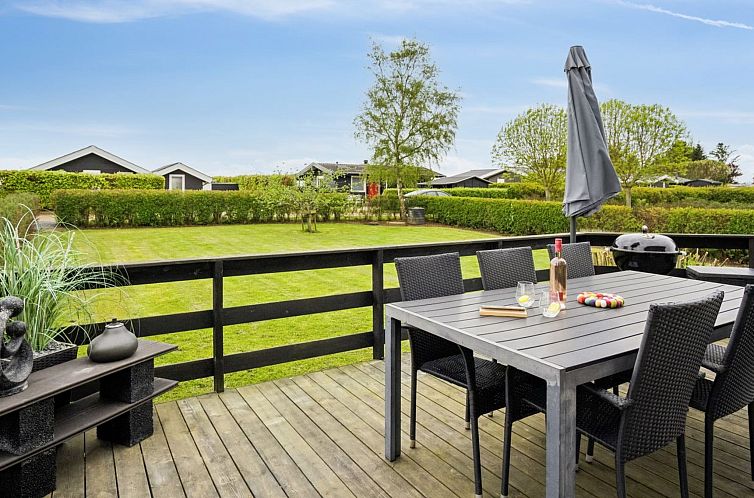 Vakantiehuis "Elvina" - 200m from the sea