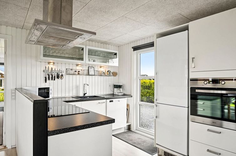 Vakantiehuis "Elvina" - 200m from the sea