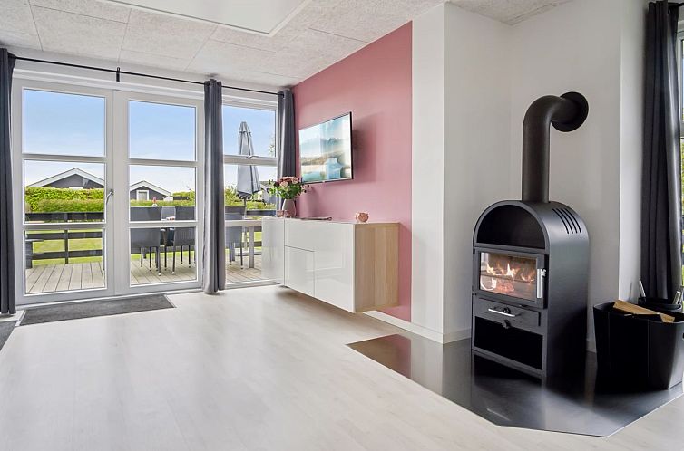 Vakantiehuis "Elvina" - 200m from the sea