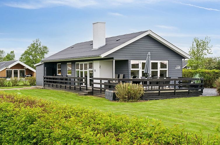 Vakantiehuis "Elvina" - 200m from the sea