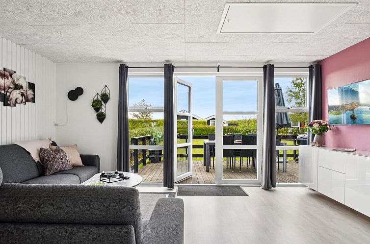 Vakantiehuis "Elvina" - 200m from the sea