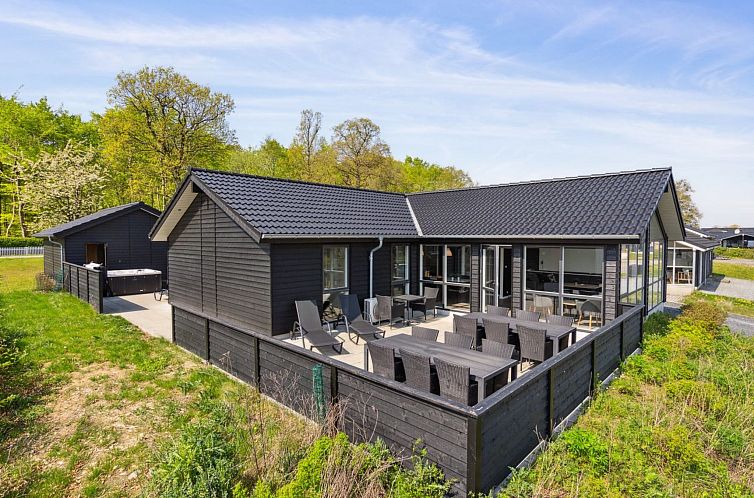 Vakantiehuis "Helina" - 180m from the sea