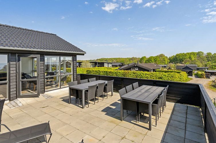 Vakantiehuis "Helina" - 180m from the sea