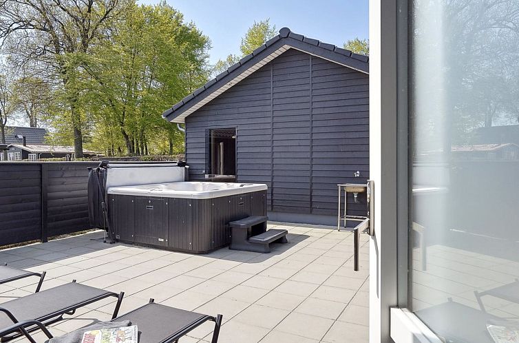 Vakantiehuis "Helina" - 180m from the sea