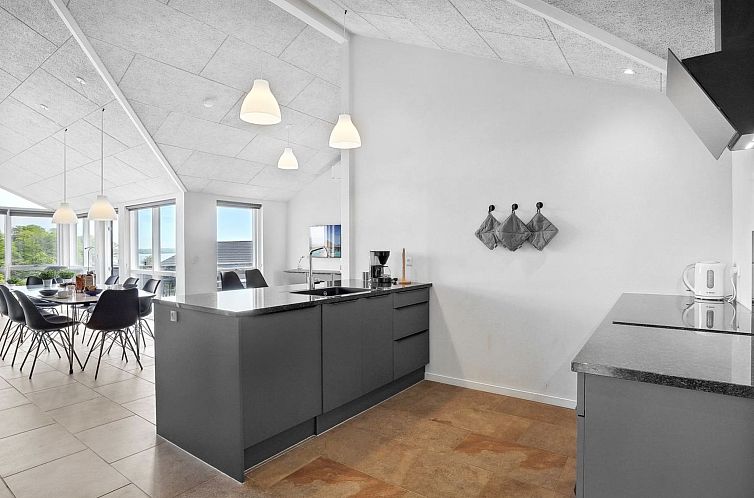 Vakantiehuis "Helina" - 180m from the sea