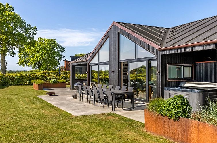 Vakantiehuis "Goesta" - 250m from the sea