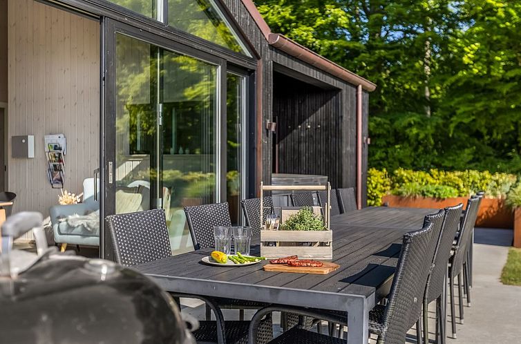 Vakantiehuis "Goesta" - 250m from the sea