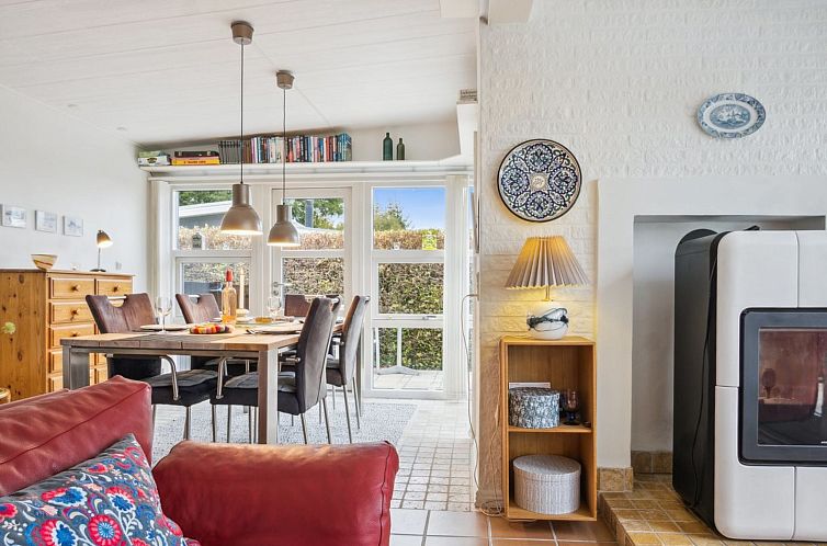 Vakantiehuis "Yngvy" - 500m from the sea