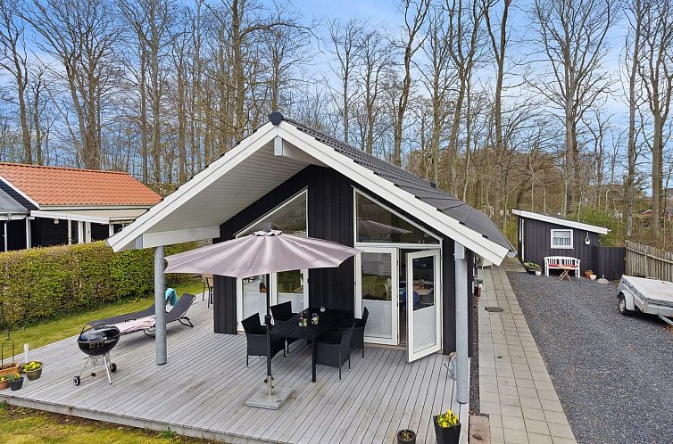 Vakantiehuis "Gunholm" - 150m from the sea