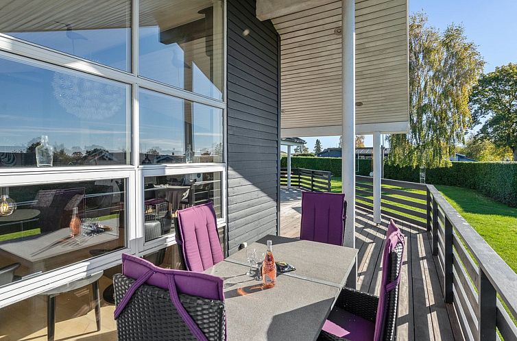 Vakantiehuis "Sylvana" - 400m from the sea