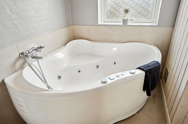 Vakantiehuis "Sylvana" - 400m from the sea