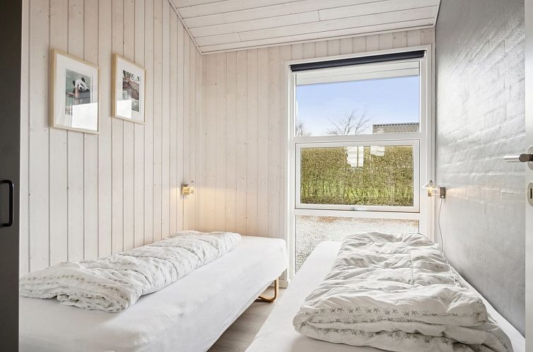 Vakantiehuis "Sylvana" - 400m from the sea