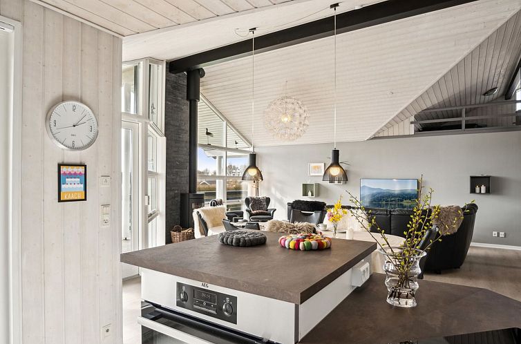 Vakantiehuis "Sylvana" - 400m from the sea