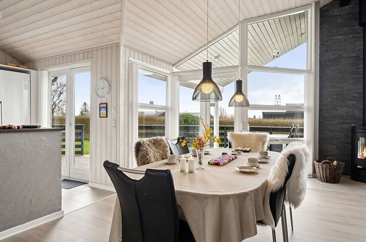 Vakantiehuis "Sylvana" - 400m from the sea