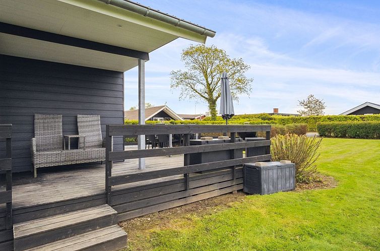 Vakantiehuis "Elvina" - 200m from the sea