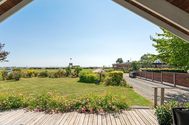 Vakantiehuis "Elvina" - 200m from the sea