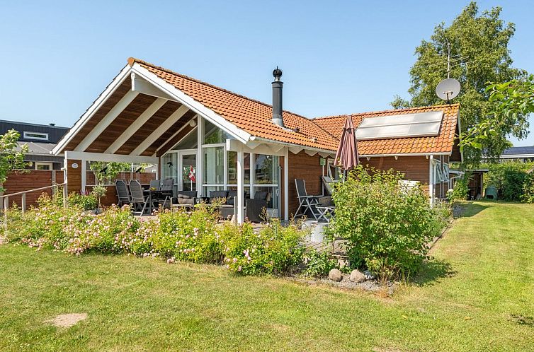 Vakantiehuis "Elvina" - 200m from the sea