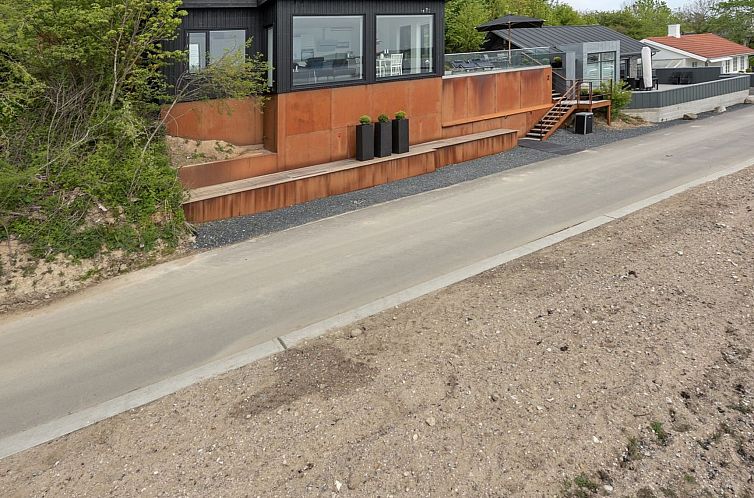 Vakantiehuis "Darja" - 300m from the sea