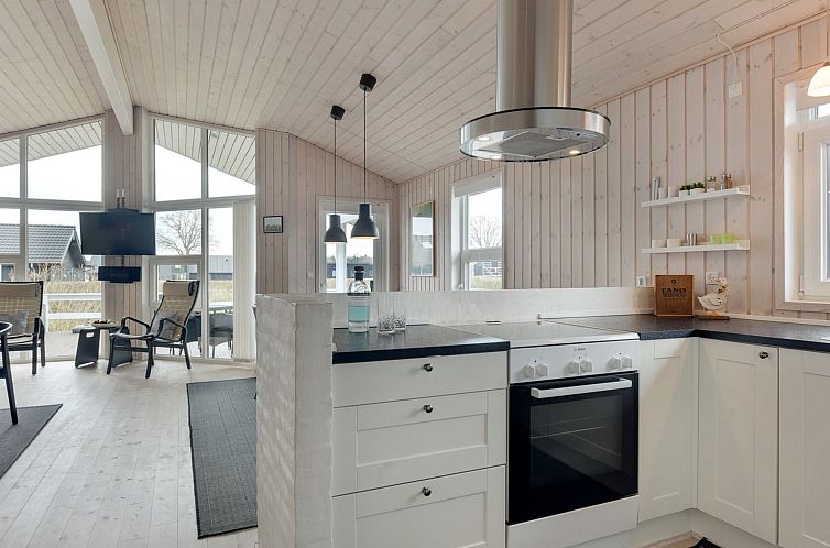 Vakantiehuis "Darja" - 300m from the sea