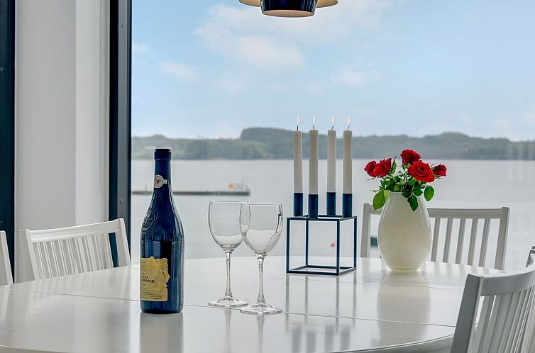 Vakantiehuis "Darja" - 300m from the sea