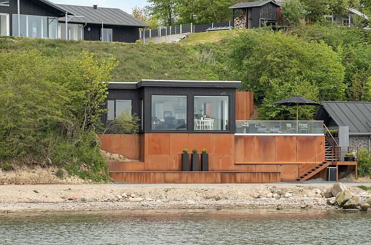 Guest house 0150825 - Holiday property Southern Denmark - Vakantiehuis "Florinda" - 10m from the sea