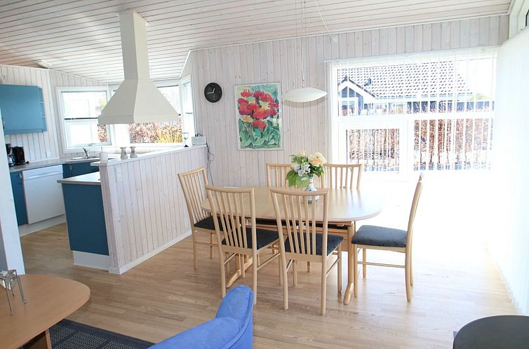 Vakantiehuis "Bjerund" - 250m from the sea