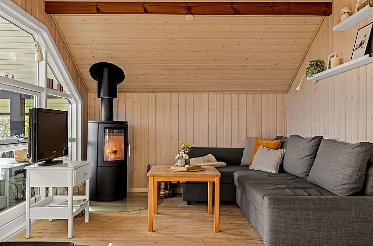 Vakantiehuis "Uuno" - 200m from the sea