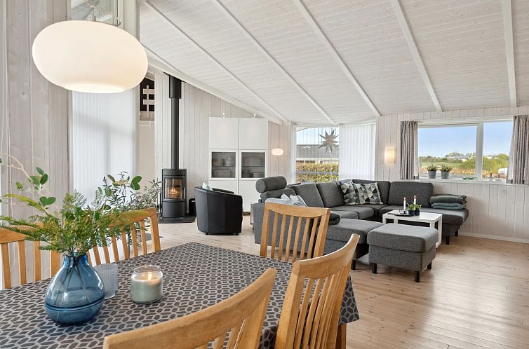 Vakantiehuis "Haralda" - 300m from the sea