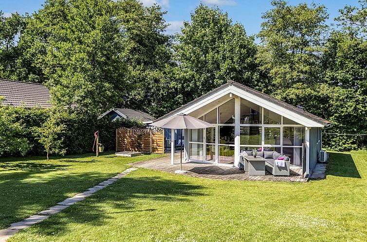 Vakantiehuis "Alfwin" - 300m from the sea