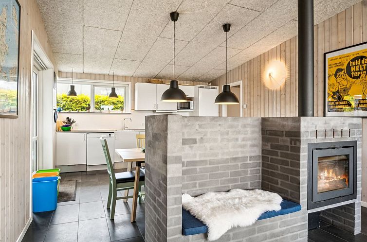 Vakantiehuis "Iorund" - 550m from the sea