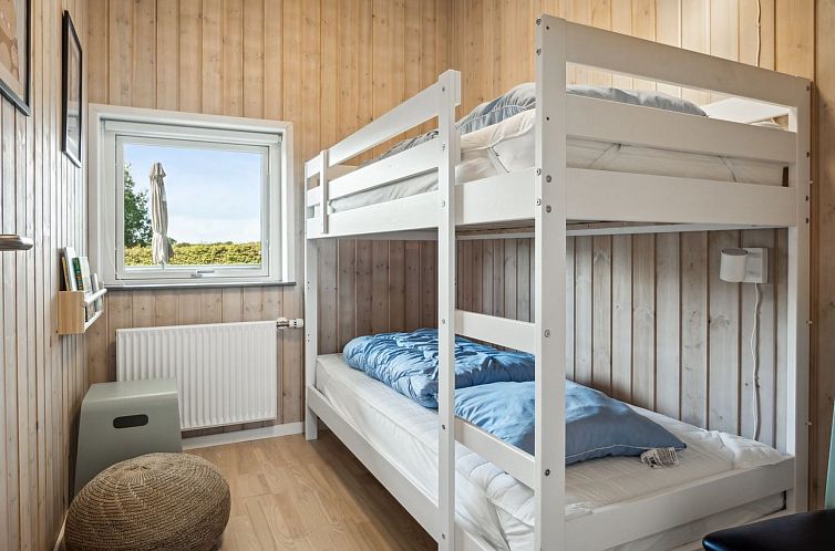 Vakantiehuis "Iorund" - 550m from the sea