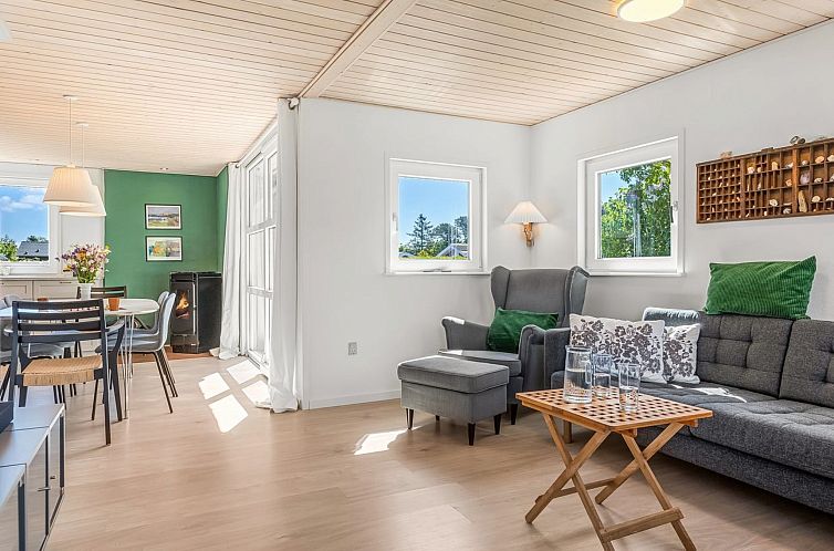 Vakantiehuis "Naya" - 500m from the sea