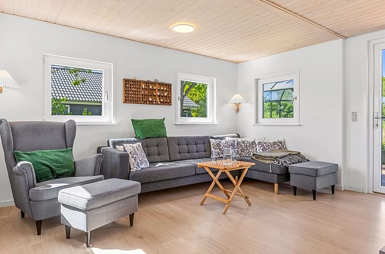 Vakantiehuis "Naya" - 500m from the sea