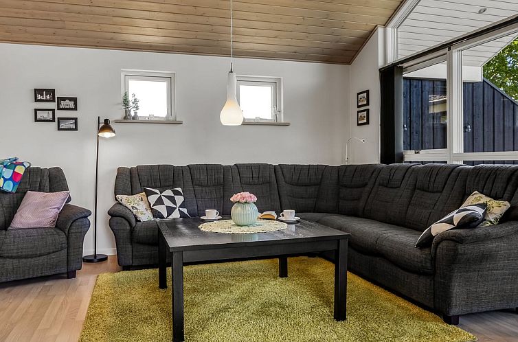 Vakantiehuis "Delko" - 650m from the sea