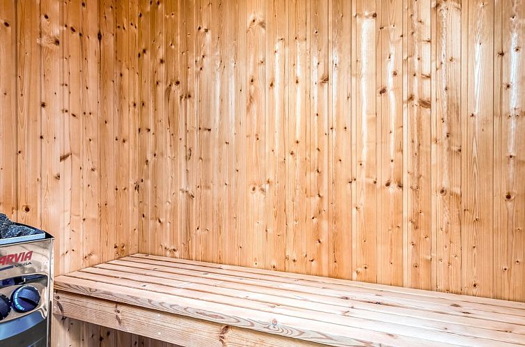 Vakantiehuis "Delko" - 650m from the sea