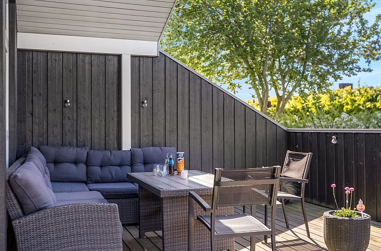 Vakantiehuis "Delko" - 650m from the sea