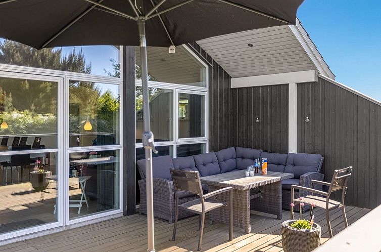 Vakantiehuis "Delko" - 650m from the sea