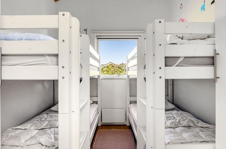 Vakantiehuis "Delko" - 650m from the sea