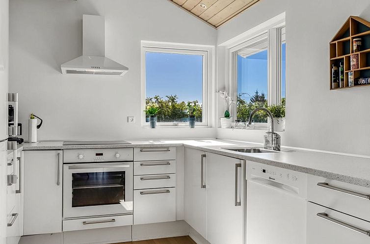 Vakantiehuis "Delko" - 650m from the sea