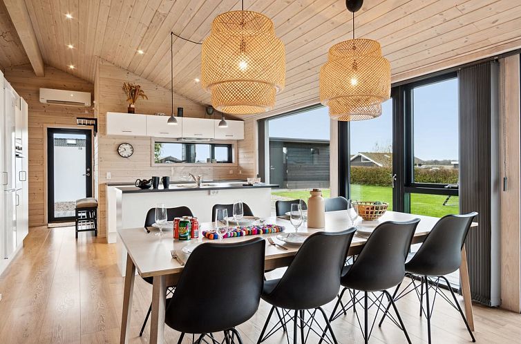 Vakantiehuis "Ehmi" - 750m from the sea