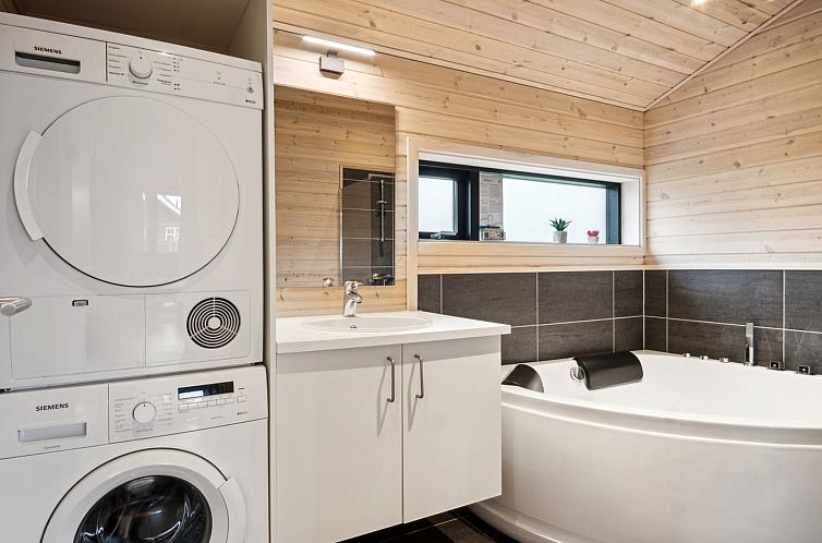 Vakantiehuis "Ehmi" - 750m from the sea