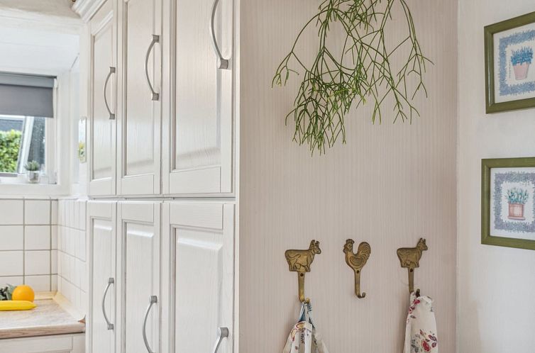 Vakantiehuis "Yngvy" - 500m from the sea