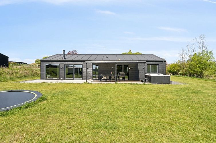 Vakantiehuis "Stygg" - 75m from the sea